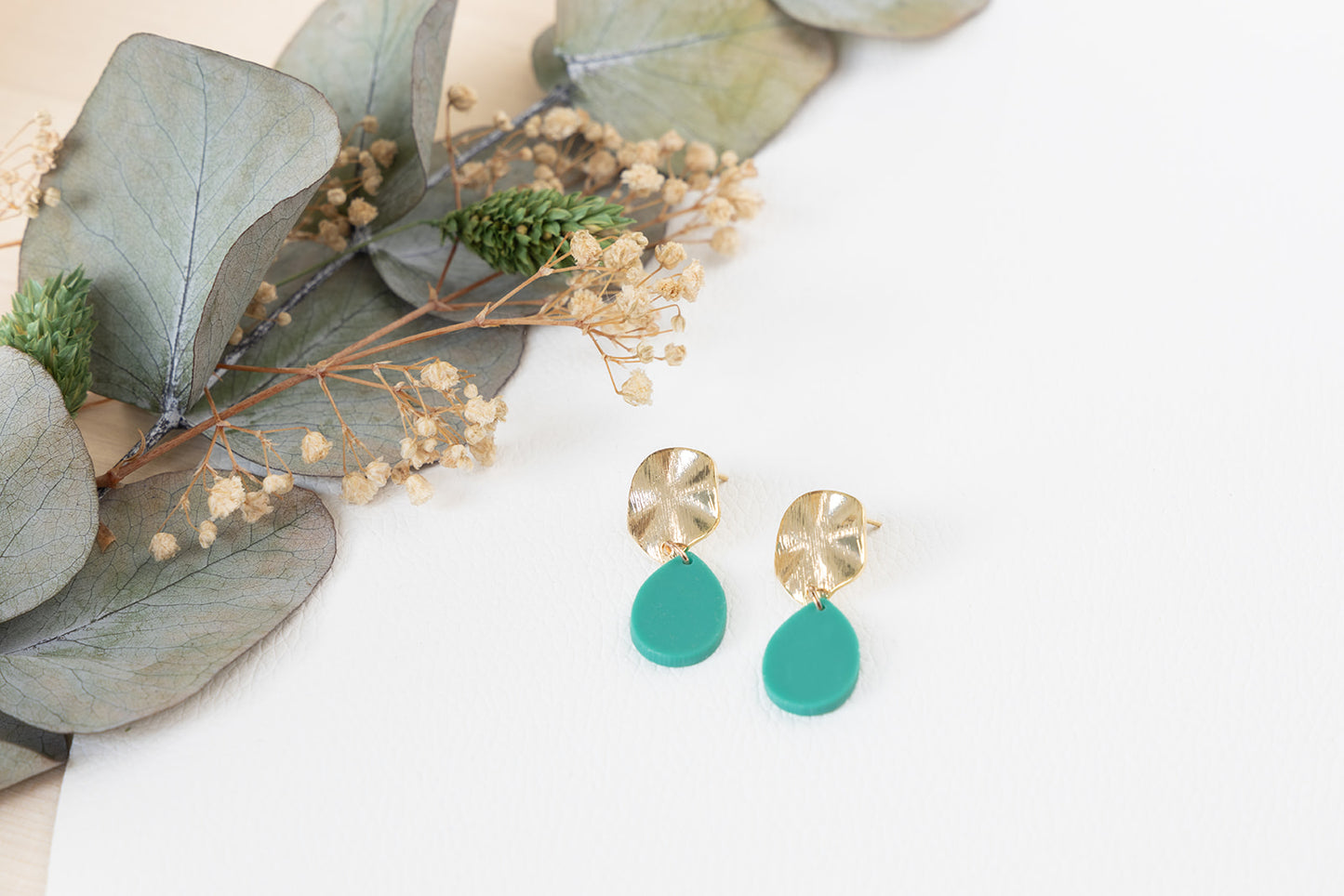 Handgemaakte oorbellen Zara groen van Jolie earrings